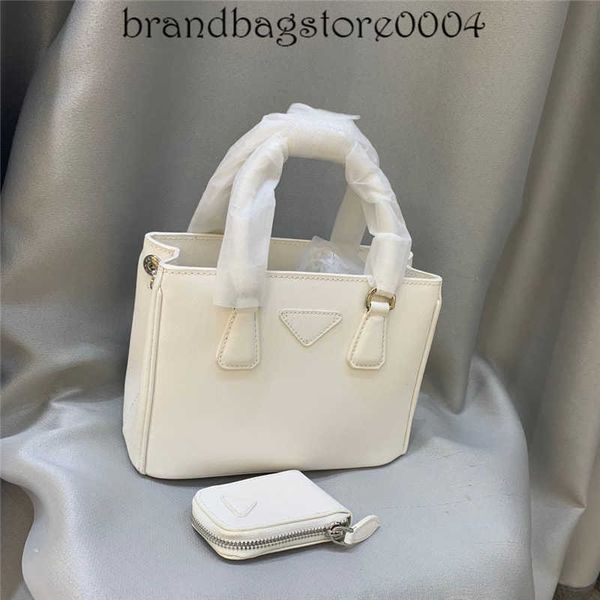 designer luxury bag cell phone pocket nylon three-in-one killer fashion bags cross pattern all-match totes shoulder artwork messenger hand w
designer luxury bag cell phone pocket nylon three-in-one killer fashion bags cross pattern all-match totes shoulder artwork messenger hand w