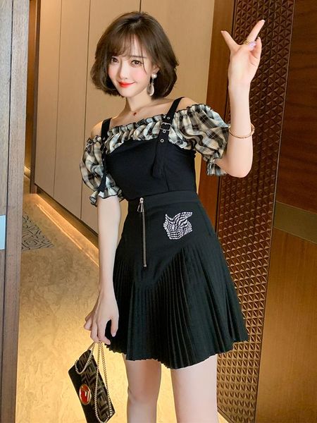 women's tracksuits stylish plaid stitching strap off-shoulder fake two-piece + high waist pleated skirt suit, female fashion summer sty, Gray
women's tracksuits stylish plaid stitching strap off-shoulder fake two-piece + high waist pleated skirt suit, female fashion summer sty, Gray