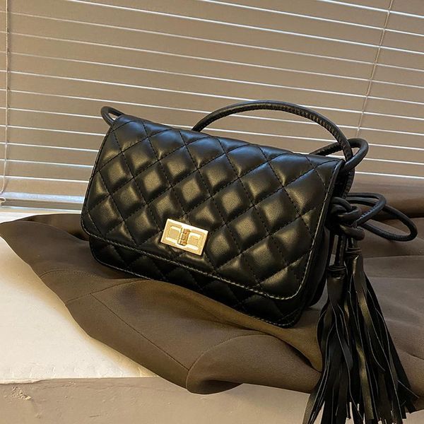 shoulder bags niche design rhombus bag 2021 female messenger autumn fashionable square width: 20cm
shoulder bags niche design rhombus bag 2021 female messenger autumn fashionable square width: 20cm