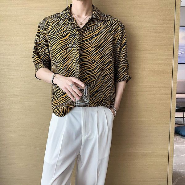 men's casual shirts 2021 fashion summer leopard shirt men short sleeve loose pullover streetwear social party blouse lapel chemise homm, White;black
men's casual shirts 2021 fashion summer leopard shirt men short sleeve loose pullover streetwear social party blouse lapel chemise homm, White;black