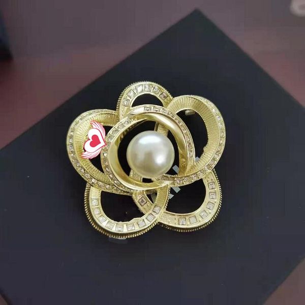 2021 new release rhinestone pearl flower brooch women's clothing accessories temperament corsage fixed pin fast delivery, Gray
2021 new release rhinestone pearl flower brooch women's clothing accessories temperament corsage fixed pin fast delivery, Gray