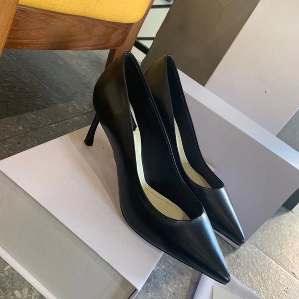 2021 red bottom heels with box dust bag women dress shoes round pointed toes bottoms spikes vintage high heels luxurys designers sneakers 06, Black
2021 red bottom heels with box dust bag women dress shoes round pointed toes bottoms spikes vintage high heels luxurys designers sneakers 06, Black