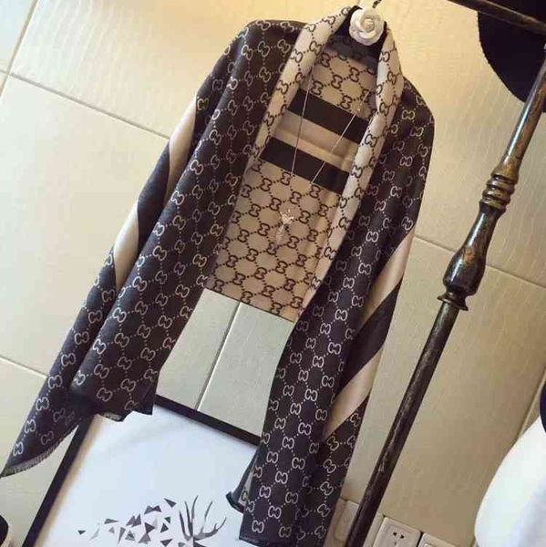2020 autumn and winter new double-sided cashmere scarf women's winter dual-purpose air conditioning room shawl long style thickened war, Blue;gray
2020 autumn and winter new double-sided cashmere scarf women's winter dual-purpose air conditioning room shawl long style thickened war, Blue;gray