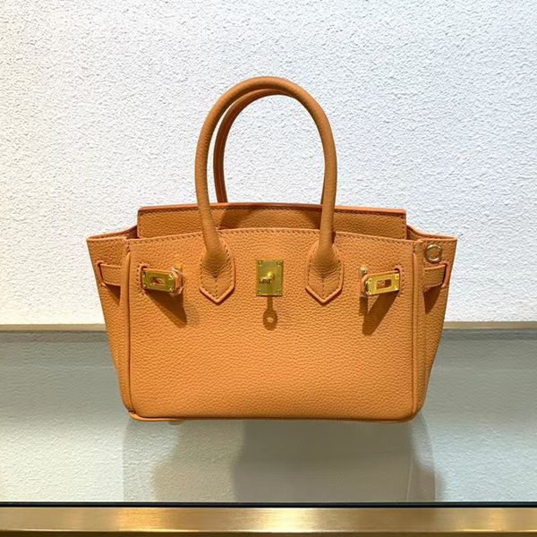 fashion bags shoulder bags designer backpack luxury crossbody bag different colors various styles brand with original box size 26 35 cm
fashion bags shoulder bags designer backpack luxury crossbody bag different colors various styles brand with original box size 26 35 cm