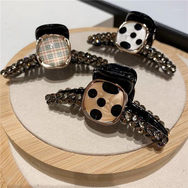 fashion girl retro crystal hair beam hairpin women accessories beauty crab clamp headwear small clip1
fashion girl retro crystal hair beam hairpin women accessories beauty crab clamp headwear small clip1