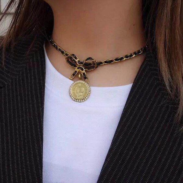 korean niche design chain bow set diamond portrait necklace fashion versatile clavicle chain pendant, Silver
korean niche design chain bow set diamond portrait necklace fashion versatile clavicle chain pendant, Silver