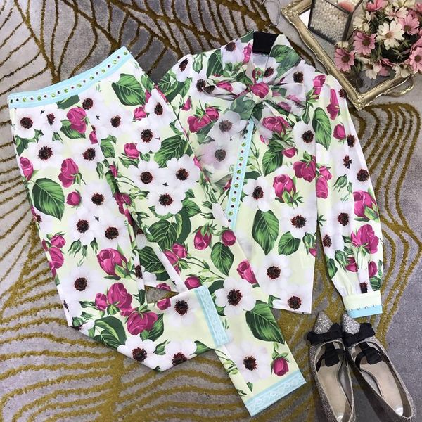 4.3 high end women's fashion heavy industry beading diamonds print blouse shirt straight pants set two piece, White
4.3 high end women's fashion heavy industry beading diamonds print blouse shirt straight pants set two piece, White