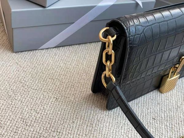 hip fashion designer famous ysiykiy sell women shoulder bag lock handbag alligator genuine leather with box
hip fashion designer famous ysiykiy sell women shoulder bag lock handbag alligator genuine leather with box
