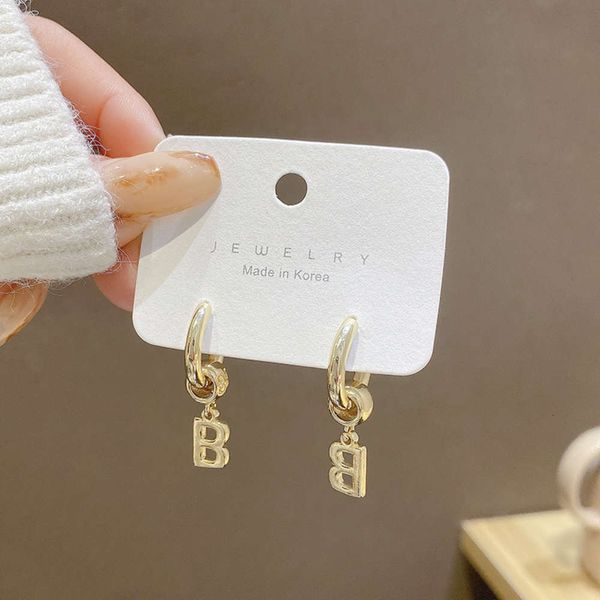 south korean version of a two letter b earrings for women, Black 
south korean version of a two letter b earrings for women, Black