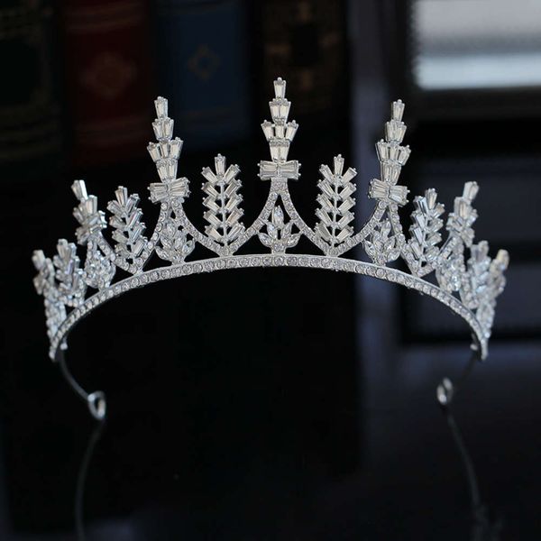 bridal crown headdress wedding dress white yarn accessories flash diamond crystal crown hair, Slivery;golden
bridal crown headdress wedding dress white yarn accessories flash diamond crystal crown hair, Slivery;golden