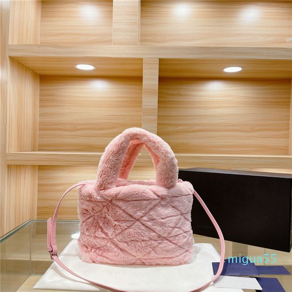 designer package jungle maomao qiu dong bag match the greasy feel super metal logo with thes western tote bags
designer package jungle maomao qiu dong bag match the greasy feel super metal logo with thes western tote bags