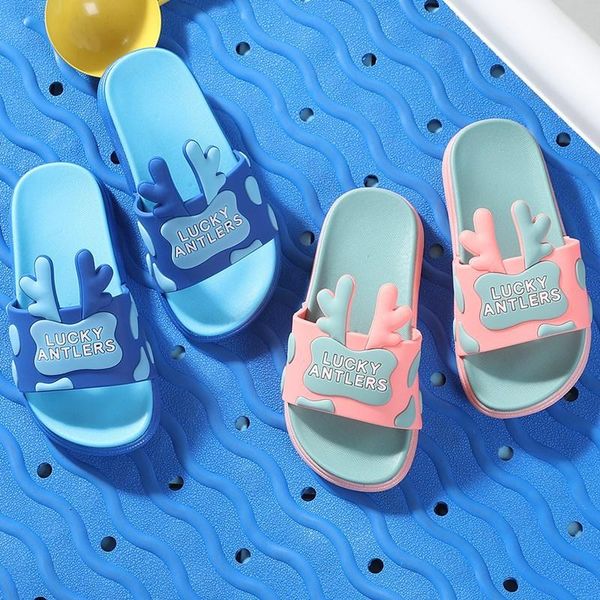 slipper children' slippers summer 2021 cartoon deer boys and girls home bath parent-child sandals jkl, Black;grey
slipper children' slippers summer 2021 cartoon deer boys and girls home bath parent-child sandals jkl, Black;grey