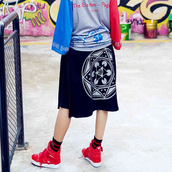 pants trendy street dance sports couple shorts punk casual reflective letters back piece culottes loose skateboard pants, Black;white
pants trendy street dance sports couple shorts punk casual reflective letters back piece culottes loose skateboard pants, Black;white