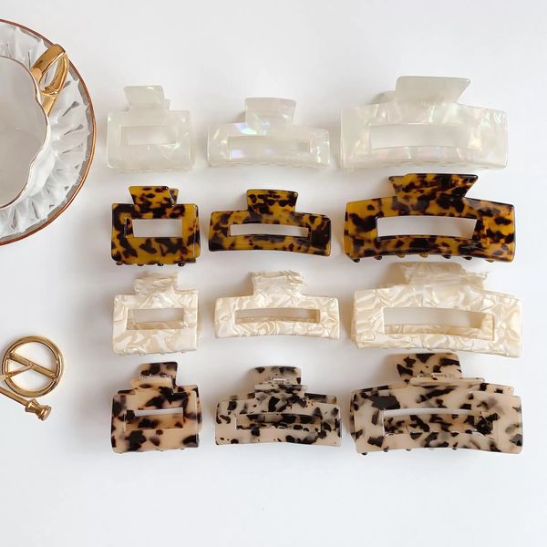 geometric acetate claws big square crabs clip leopard grain plugs for women hair accessories, Slivery;white
geometric acetate claws big square crabs clip leopard grain plugs for women hair accessories, Slivery;white