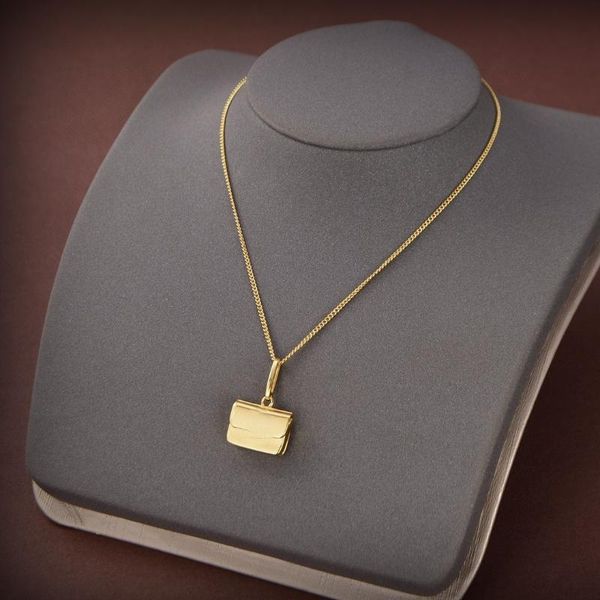 pendant necklaces european and american gold-plated design briefcase necklace women's simple elegant square clavicle chain, Silver
pendant necklaces european and american gold-plated design briefcase necklace women's simple elegant square clavicle chain, Silver