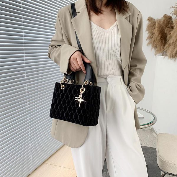 evening bags vintage women's messenger bag velvet fashion totes winter crossbody for women 2021 handbag luxury purse
evening bags vintage women's messenger bag velvet fashion totes winter crossbody for women 2021 handbag luxury purse