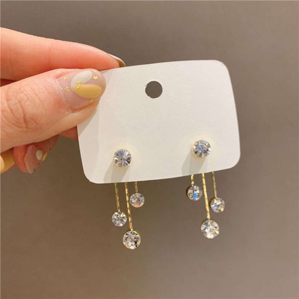s925 silver needle net red the same temperament flash lady long female fashion personality back hanging diamond earrings, Black
s925 silver needle net red the same temperament flash lady long female fashion personality back hanging diamond earrings, Black