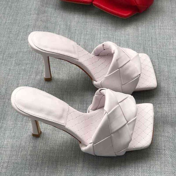 70% off wholesale flip-flops 34-42 women square toe high heel shoes luxury designer leather slippers street beach sandals slides, Black
70% off wholesale flip-flops 34-42 women square toe high heel shoes luxury designer leather slippers street beach sandals slides, Black