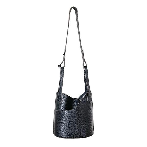 evening bags this summer's handbag trend goes with one shoulder diagonal large capacity bucket bag
evening bags this summer's handbag trend goes with one shoulder diagonal large capacity bucket bag