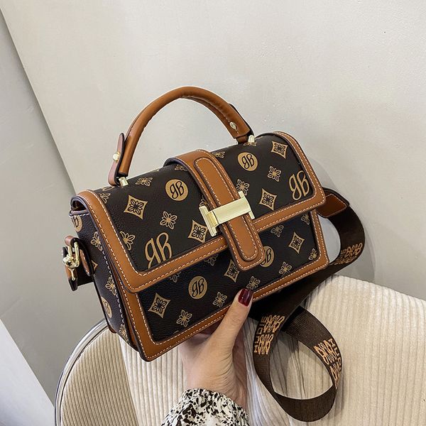 design bag good texture printing fashion 2021 one shoulder small square simple messenger bag handbag
design bag good texture printing fashion 2021 one shoulder small square simple messenger bag handbag