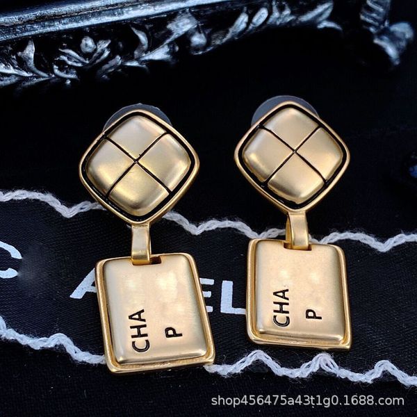 studs earrings small fragrance women's 21 fashion net red temperament square middle ancient style ins same 925 silver needle, Golden;silver
studs earrings small fragrance women's 21 fashion net red temperament square middle ancient style ins same 925 silver needle, Golden;silver