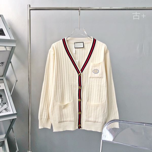 21s early autumn new letter embroidery v-neck contrast knit cardigan women's casual simple long sleeve outer layer, White
21s early autumn new letter embroidery v-neck contrast knit cardigan women's casual simple long sleeve outer layer, White