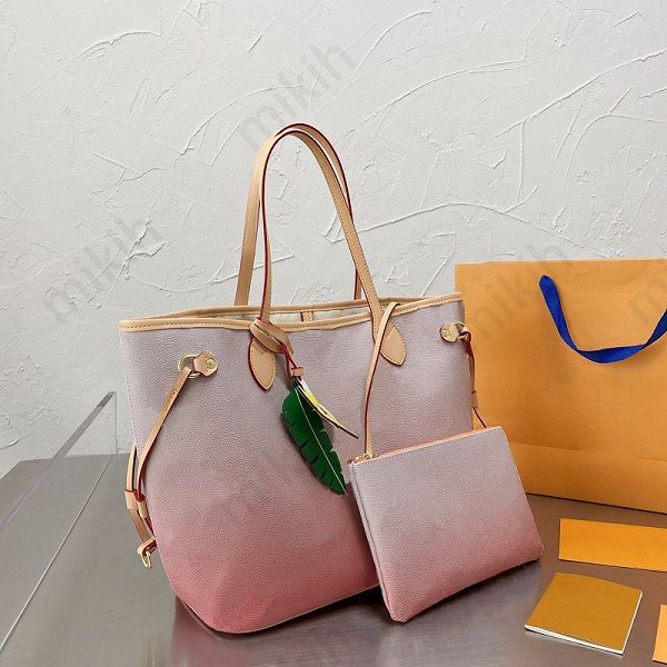 high-quality handbag purse outdoor womens totes bags gradient color design classic logo large capacity two-piece fashion bag
high-quality handbag purse outdoor womens totes bags gradient color design classic logo large capacity two-piece fashion bag