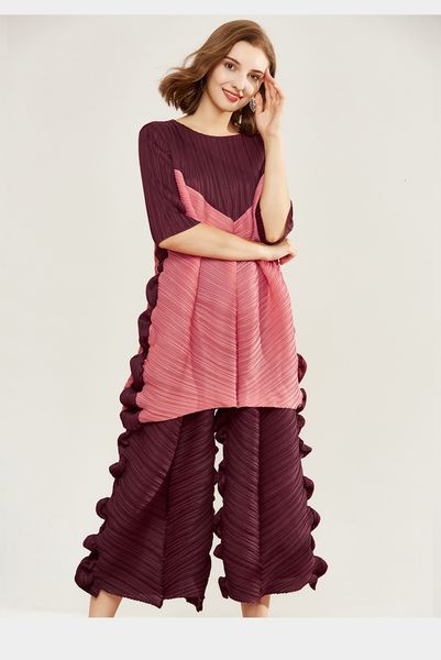 dresses miyake fold half sleeve o-neck long t-shir + kelp shape ankle-legth pants patchwork suit, White
dresses miyake fold half sleeve o-neck long t-shir + kelp shape ankle-legth pants patchwork suit, White