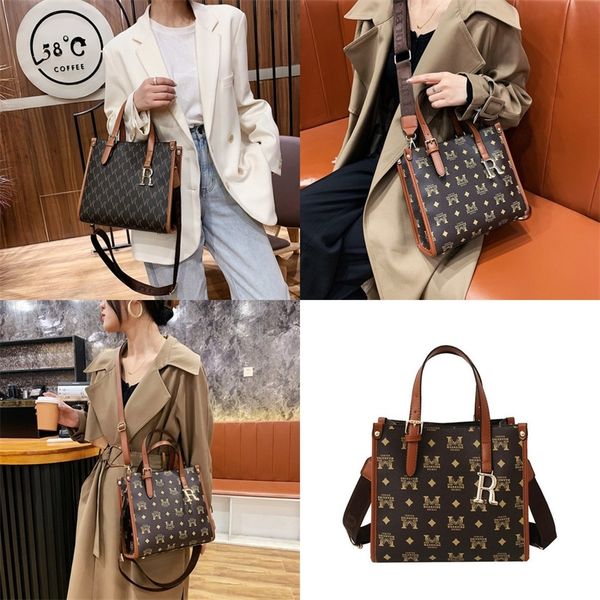 discount bag female new printed portable small square bag one shoulder messenger purse
discount bag female new printed portable small square bag one shoulder messenger purse