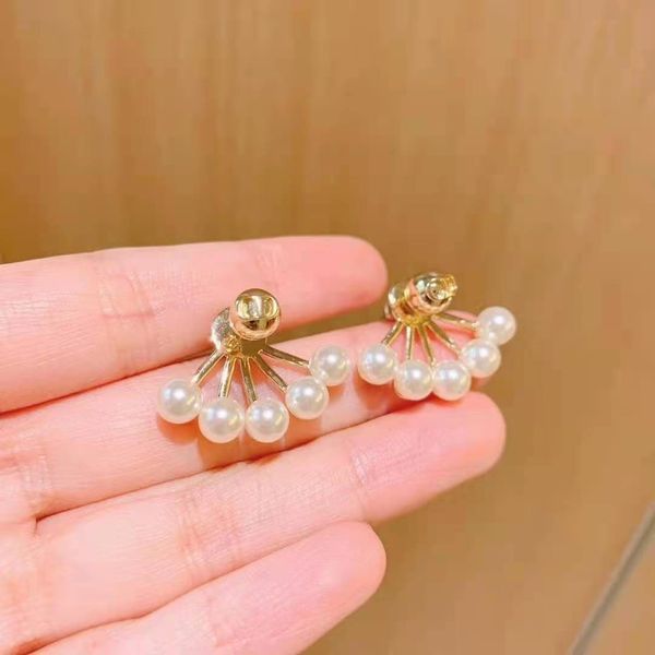 design jewelry new letter pearl sector high version earrings, Golden
design jewelry new letter pearl sector high version earrings, Golden