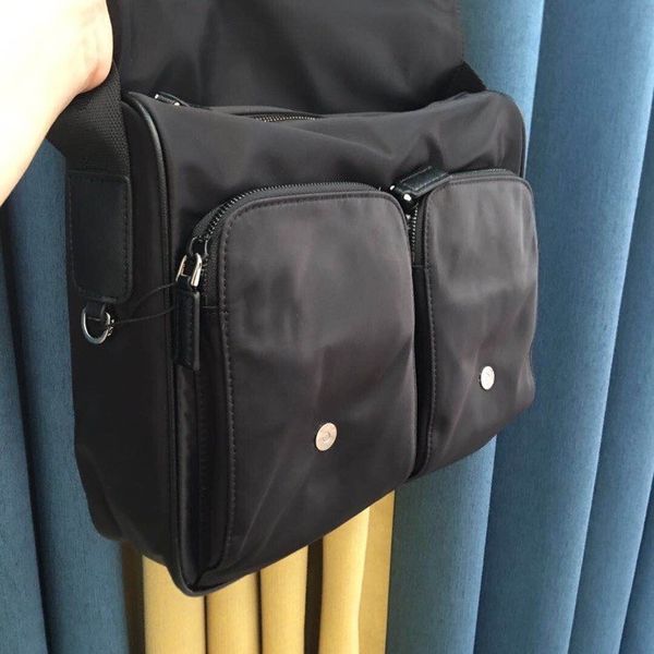 chain shoulder bags women cross body bag purse fashion genuine leather printed letters plain zipper gold hardware rivet
chain shoulder bags women cross body bag purse fashion genuine leather printed letters plain zipper gold hardware rivet