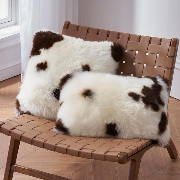 pillow case all ivory color single side fur decorative sofa genuine sheepskin cushion without stuff
pillow case all ivory color single side fur decorative sofa genuine sheepskin cushion without stuff