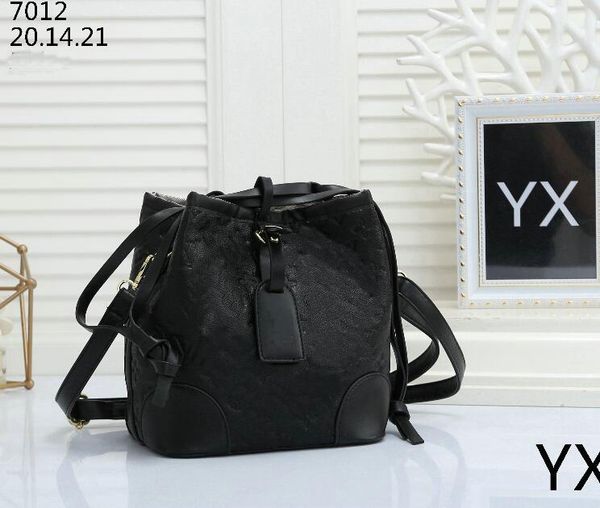 womens messenger bag fashion shoulder bags mens lady totes purse handbags crossbody backpack wallet 7012 20x14x21cm
womens messenger bag fashion shoulder bags mens lady totes purse handbags crossbody backpack wallet 7012 20x14x21cm