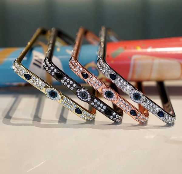 luxury brand metal jewelled diamond frame bumper phone case for iphone 12 11 pro max 7 8 plus x xr xs max se 2020 border cover bag
luxury brand metal jewelled diamond frame bumper phone case for iphone 12 11 pro max 7 8 plus x xr xs max se 2020 border cover bag