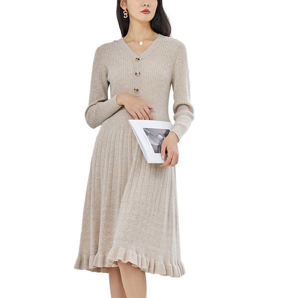 casual dresses quality 100% sheep wool autumn winter 2021 v-neck knitting pure color slim vintage button decoration dress, Black;gray
casual dresses quality 100% sheep wool autumn winter 2021 v-neck knitting pure color slim vintage button decoration dress, Black;gray