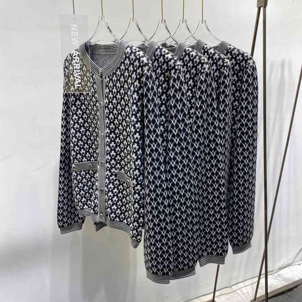 5382 wave dot small early autumn new korean version loose full body pattern round neck sweater wool cardigan women's dress, White
5382 wave dot small early autumn new korean version loose full body pattern round neck sweater wool cardigan women's dress, White