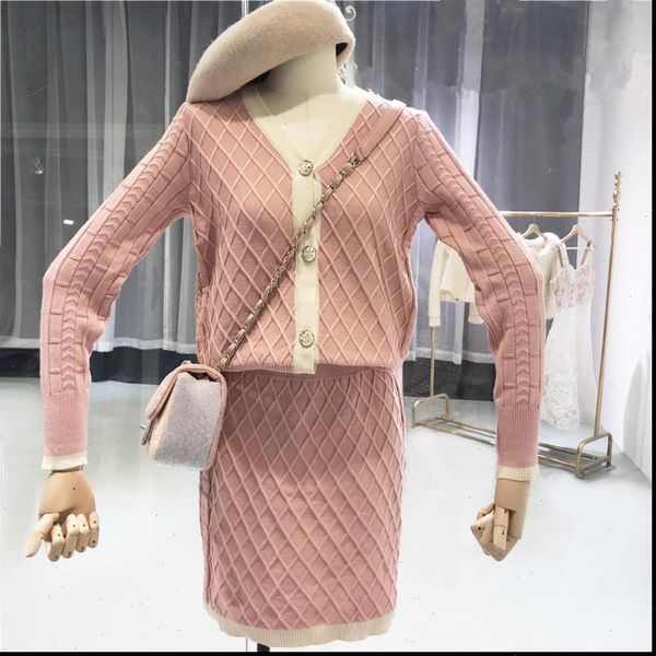 autumn runway knitted 2 women tracksuits piece set elegant single breasted v neck sweater cardigan high waist a line skirt, Gray
autumn runway knitted 2 women tracksuits piece set elegant single breasted v neck sweater cardigan high waist a line skirt, Gray