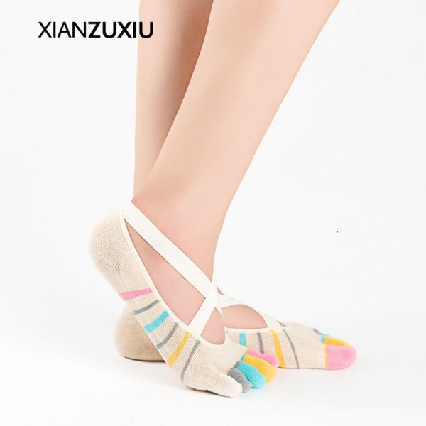 socks cotton silicone antiskid boat korean cross tie dance split toe professional five finger yoga, Black;white
socks cotton silicone antiskid boat korean cross tie dance split toe professional five finger yoga, Black;white