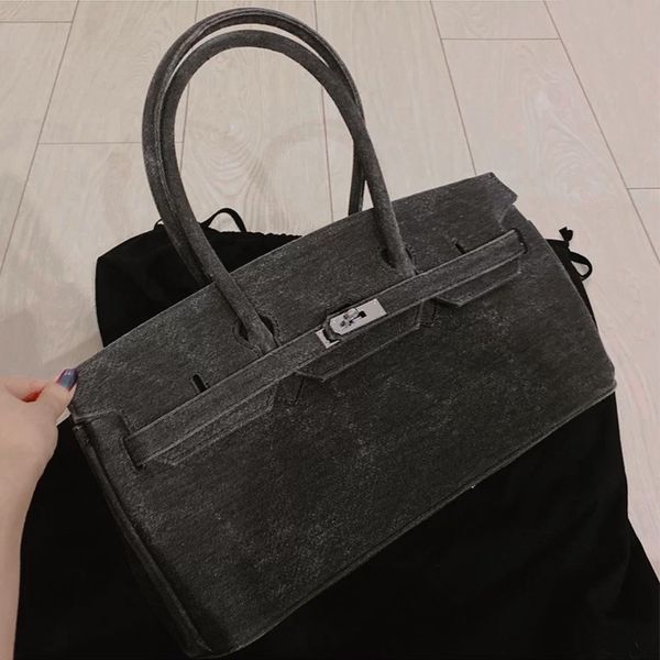 women luxurys designers bags 2021 fashion flat denim canvas cowhide big single portable underarm designer handbag handbags totes crossbody b
women luxurys designers bags 2021 fashion flat denim canvas cowhide big single portable underarm designer handbag handbags totes crossbody b
