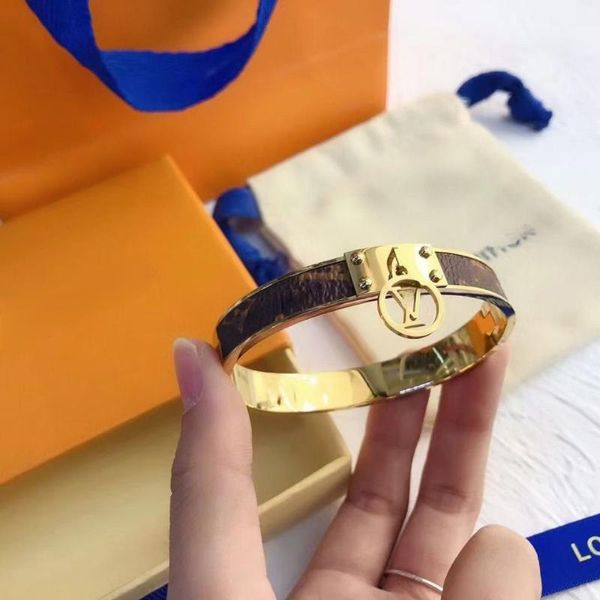 bangle 2021 summer arrival leather pattern bracelet 316l stainless steel luxury jewelry women gift, Black
bangle 2021 summer arrival leather pattern bracelet 316l stainless steel luxury jewelry women gift, Black