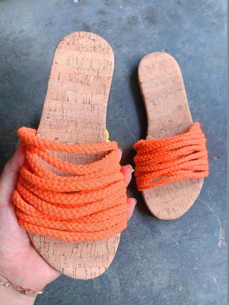slippers 2021 european aand american large size casual flat rope flip-flop sandals female factory direct supply, Black
slippers 2021 european aand american large size casual flat rope flip-flop sandals female factory direct supply, Black