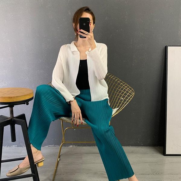 women's jackets jacket women 2021 autumn small turn down collar wrist length sleeves solid color loose stretch miyake pleated cardigan, Black;brown
women's jackets jacket women 2021 autumn small turn down collar wrist length sleeves solid color loose stretch miyake pleated cardigan, Black;brown