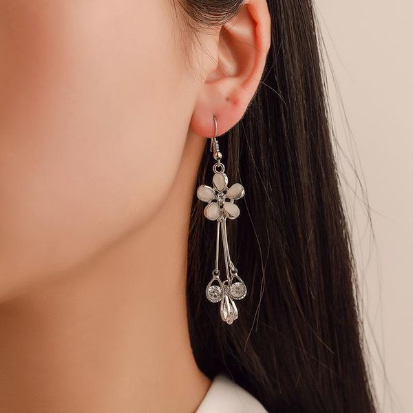 dangle & chandelier long tassel flower earrings korean trendy cat eye crystal five petal stud beautiful female jewelry 2021, Silver
dangle & chandelier long tassel flower earrings korean trendy cat eye crystal five petal stud beautiful female jewelry 2021, Silver