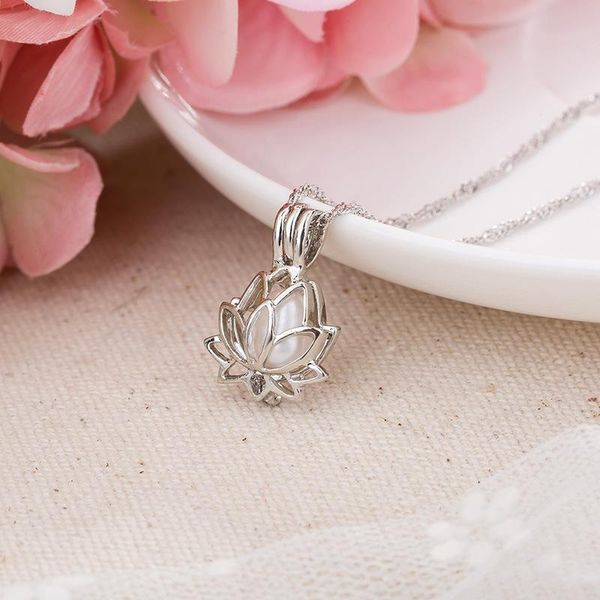 chains luminous lotus pendant necklace ladies men retro fashion fluorescent stone jewelry gift, Silver
chains luminous lotus pendant necklace ladies men retro fashion fluorescent stone jewelry gift, Silver