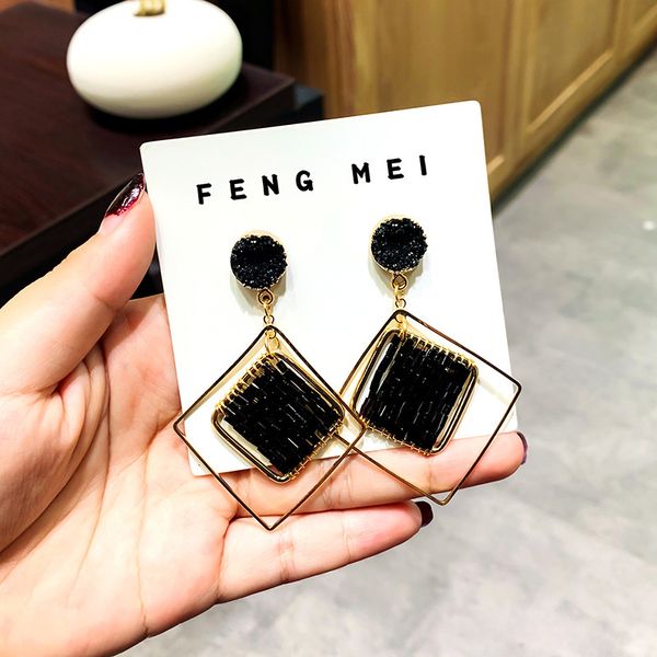925 silver needle exaggerated geometric diamond earrings fashion temperament long earrings creative personality net red earrings
925 silver needle exaggerated geometric diamond earrings fashion temperament long earrings creative personality net red earrings