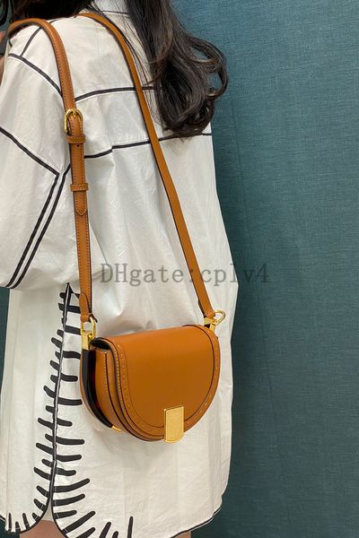 2021 spring and summer fashion ladies leather saddle bag messengers small round ff shoulder messenger bags handbag
2021 spring and summer fashion ladies leather saddle bag messengers small round ff shoulder messenger bags handbag
