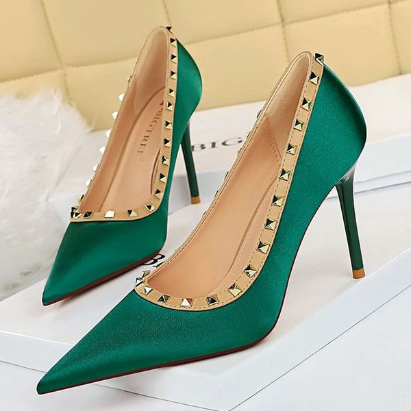 dress shoes luxury women green 9.5cm high heels rivets pumps stiletto silk female scarpins plus size wedding bridal prom kl87, Black
dress shoes luxury women green 9.5cm high heels rivets pumps stiletto silk female scarpins plus size wedding bridal prom kl87, Black