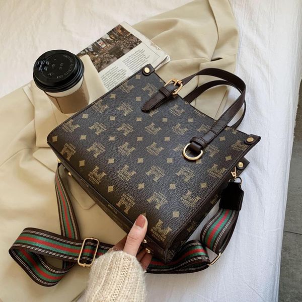 evening bags 2021 letter printed shopping totes fashion one shoulder bucket famous designer purse and handbag sac femme
evening bags 2021 letter printed shopping totes fashion one shoulder bucket famous designer purse and handbag sac femme