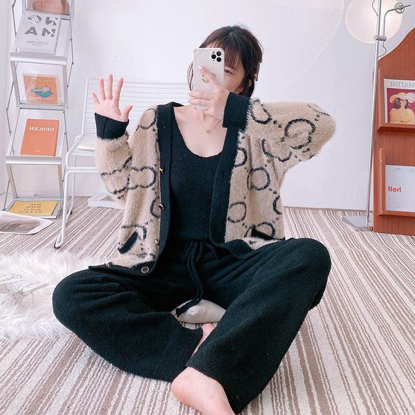 super soft sable pajama 3 piece set home clothing wear women winter thick sleepwear can be worn out for autumn winter, Blue;gray
super soft sable pajama 3 piece set home clothing wear women winter thick sleepwear can be worn out for autumn winter, Blue;gray
