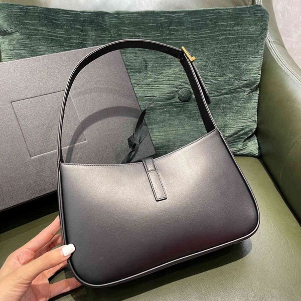 2021 luxury brand new fashion retro armpit one shoulder carrying strap women's leather bag brand yascp
2021 luxury brand new fashion retro armpit one shoulder carrying strap women's leather bag brand yascp